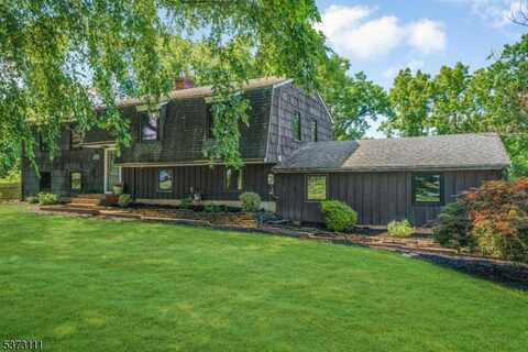 21 Old York Rd, Raritan, NJ 08551