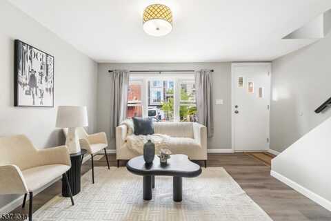 330 John St, Elizabeth, NJ 07202