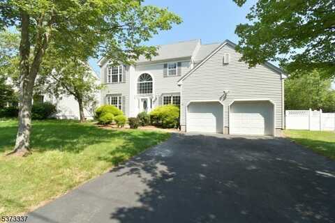 65 Vones Ln, Raritan, NJ 08869