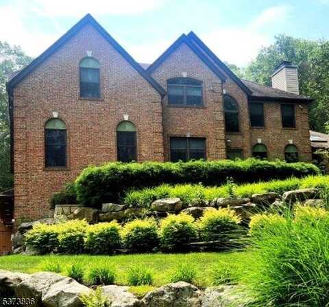 7 Stonehedge Drive, Hardyston, NJ 07460