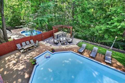 101 Molinari Dr, Wanaque, NJ 07465