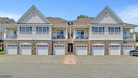 12 Elston Ct, Wanaque, NJ 07420