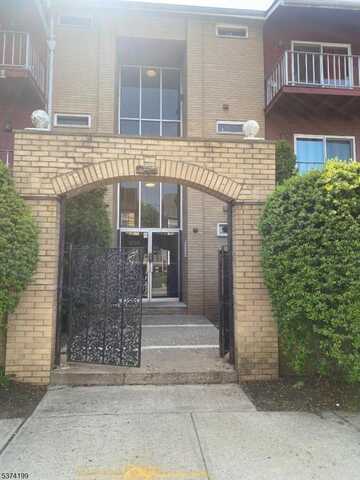 1018 Stuyvesant Ave, Irvington, NJ 07111