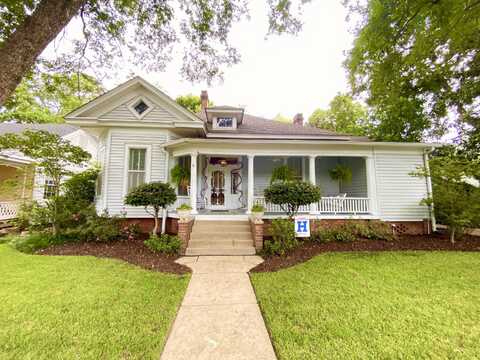 215 3rd Ave S, Columbus, MS 39701