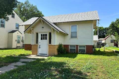 406 W 5th St, Hays, KS 67601