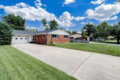 906 E 24th Ave, Hutchinson, KS 67502