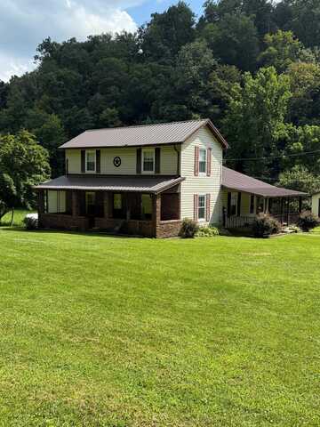 731 McComas Branch Road, Milton, WV 25541