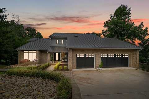 137 Summit Ridge Road, Hurricane, WV 25526