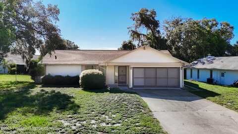 8639 Heather Boulevard, Weeki Wachee, FL 34613