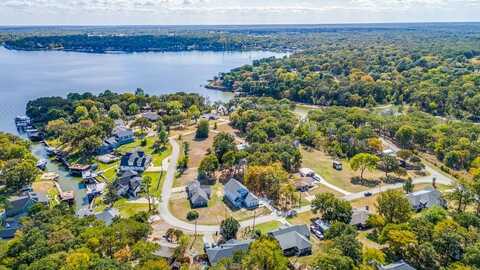 314 Oak Creek Dr, Tool, TX 75143