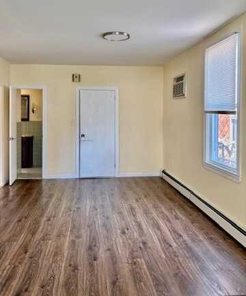19 EAST 28TH ST, Bayonne, NJ 07002