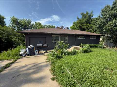 8300 Longview Road, Kansas City, MO 64134