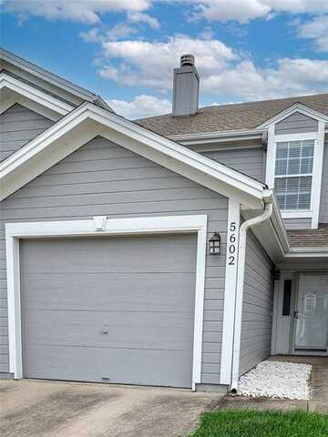 5602 NW Moonlight Meadow Court, Lees Summit, MO 64064