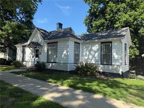 610 N 5th Street, Atchison, KS 66002