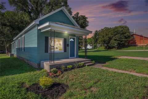 325 Kiowa Street, Leavenworth, KS 66048