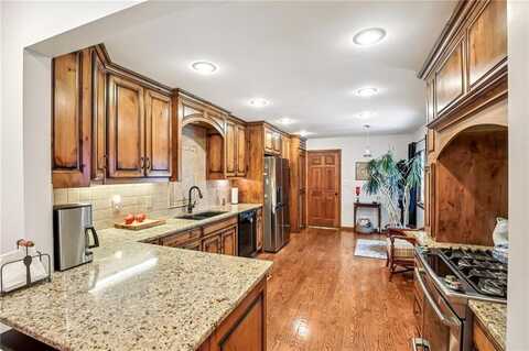 4317 W 112th Terrace, Leawood, KS 66211