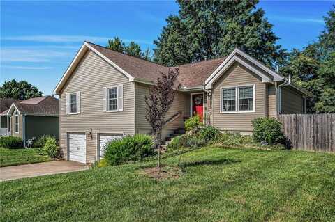 902 Walnut Street, Kearney, MO 64060