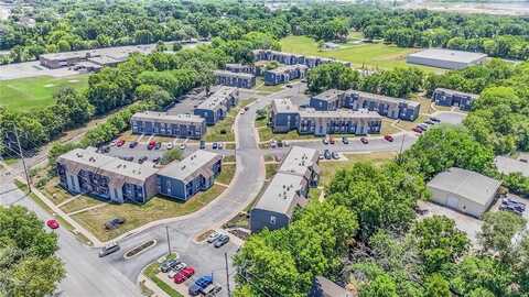 13901 Grandboro Lane, Grandview, MO 64030