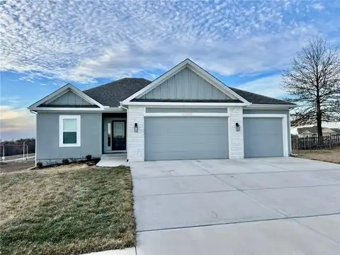 1949 Longview Drive, Liberty, MO 64068