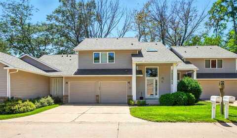 725 E Post Ct SE, CedarRapids, IA 52403