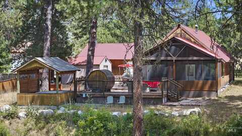 14 Coyote Ln, Garden Valley, ID 83622