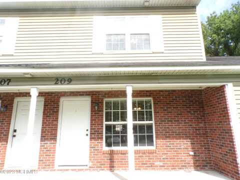 209 Palace Circle, Jacksonville, NC 28546