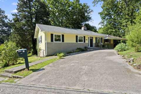 181 California Ave, Oak Ridge, TN 37830