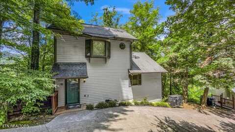 1523 Gillespie Way, Gatlinburg, TN 37738