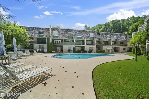260 Roaring Fork Road Rd, Gatlinburg, TN 37738