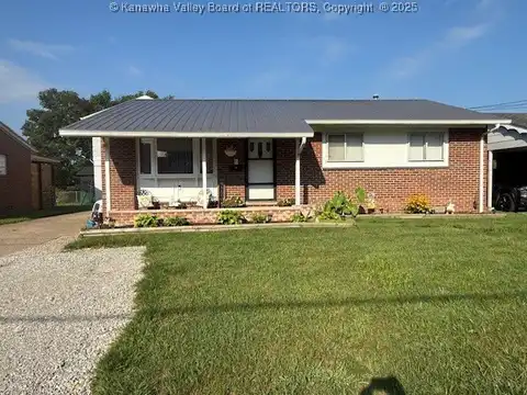 129 Taylor Street, Hurricane, WV 25526
