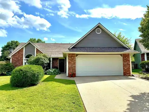 4921 Colonial Way, Lawrence, KS 66049