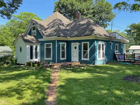 918 Elm Street, Baldwin City, KS 66006