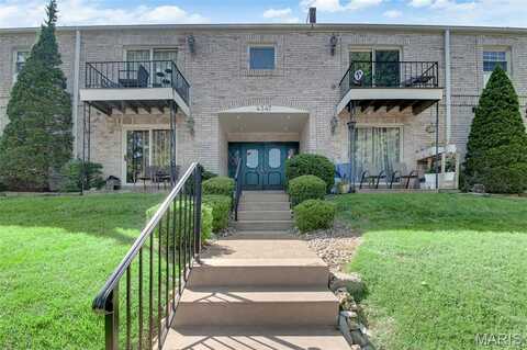 4347 Chateau De Ville Drive, Saint Louis, MO 63129