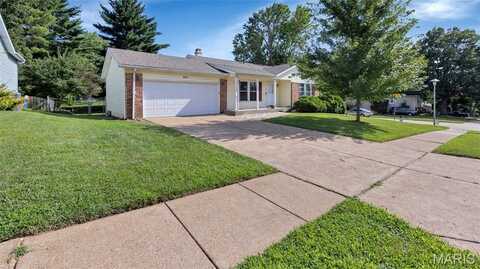 201 Barkwood Trails Drive, Saint Peters, MO 63376