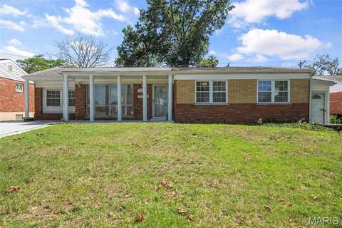 8618 Spoon Drive, Saint Louis, MO 63132