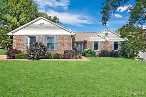 8 Grayson Ridge Drive, Washington, MO 63090