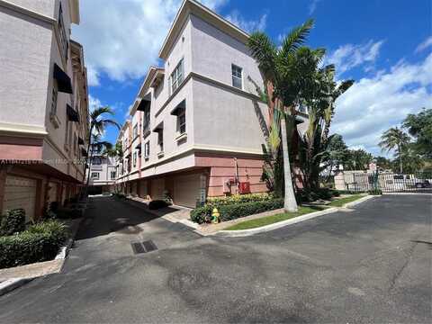 1033 NE 17th Way, Fort Lauderdale, FL 33304
