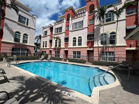 1033 NE 17th Way, Fort Lauderdale, FL 33304