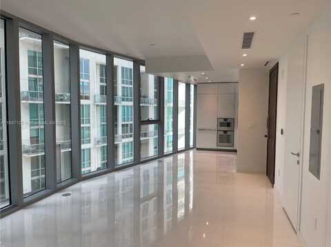300 Biscayne Boulevard Way, Miami, FL 33131