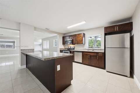2041 Acapulco Dr, Miramar, FL 33023