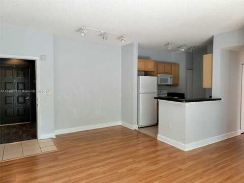 6001 SW 70th St, South Miami, FL 33143