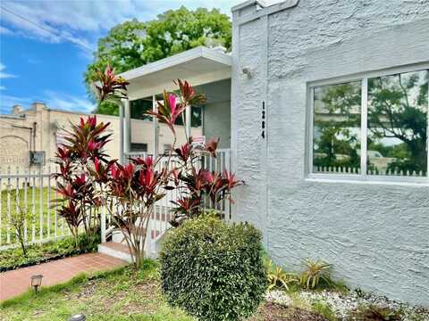 1284 NW 39 ST, Miami, FL 33142