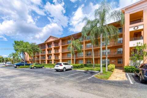 571 SW 142nd Ave, Pembroke Pines, FL 33027