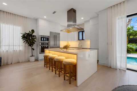 2618 Trapp Ave, Miami, FL 33133