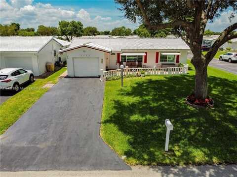 8552 N Campanelli Blvd, Plantation, FL 33322
