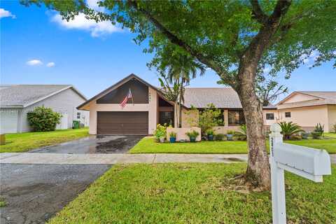 2401 NW 101st Ter, Pembroke Pines, FL 33026