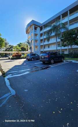 545 Oaks Ln, Pompano Beach, FL 33069