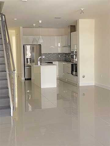 10220 NW 63 TER, Doral, FL 33178