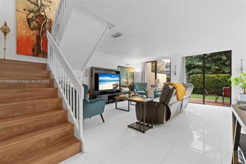 9809 Costa Del Sol Blvd, Doral, FL 33178