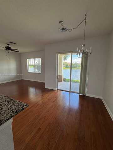 963 Marina Del Ray Ln, West Palm Beach, FL 33401